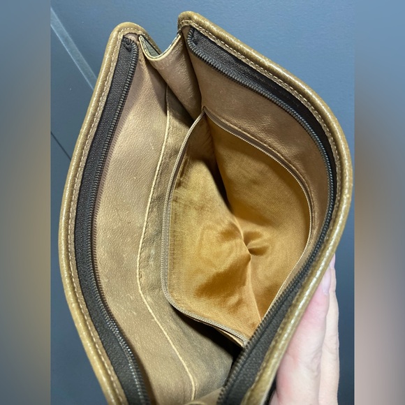 Gucci Beige and Brown Monogram Bag - Picture 8 of 15